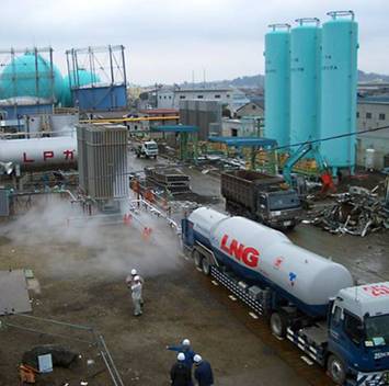 LNGローリー車と仮設気化器を利用した臨時の都市ガス製造・供給設備(宮城県石巻市